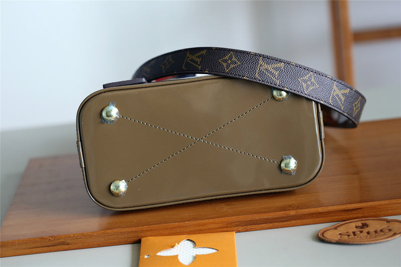 I W Fashion Lu-Vi bags - 8280