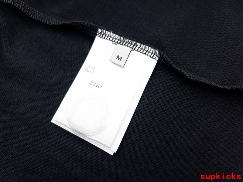 Moncler Luxury Cloth