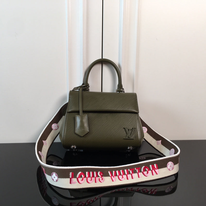 I W Fashion Lu-Vi bags - 17102
