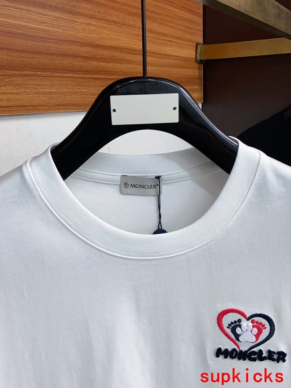 Moncler Luxury Cloth