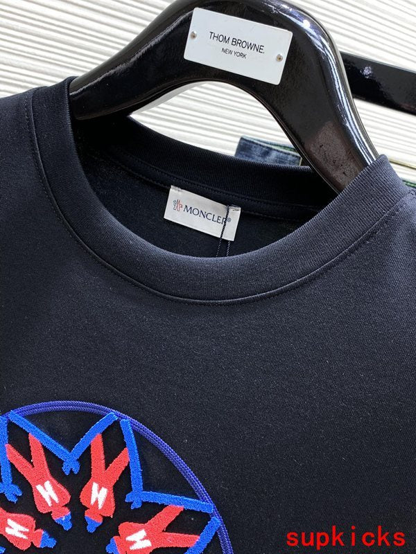 Moncler Luxury Cloth