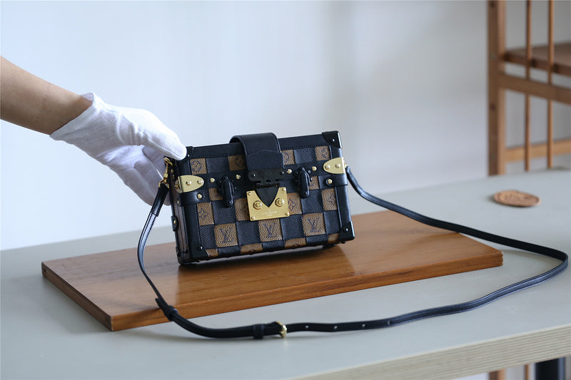 I W Fashion Lu-Vi bags - 8218