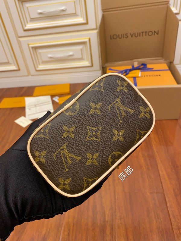 I W Fashion Lu-Vi bags - 17662
