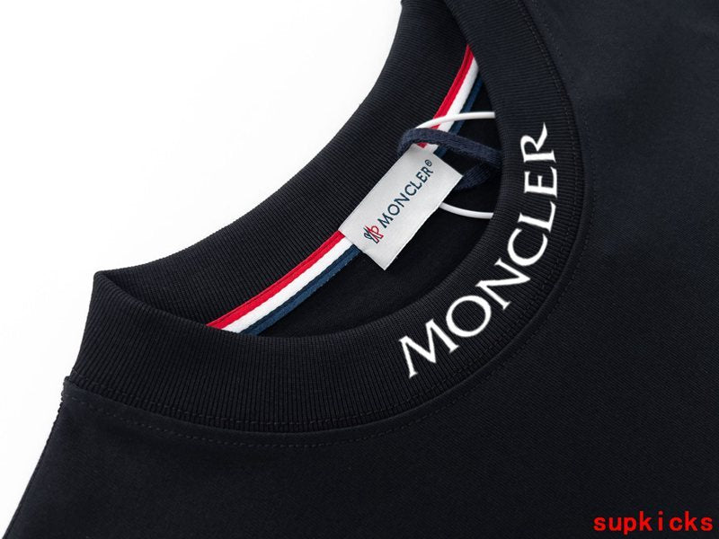 Moncler Luxury Cloth
