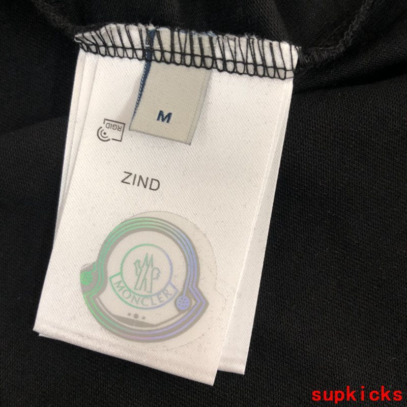 Moncler Luxury Cloth