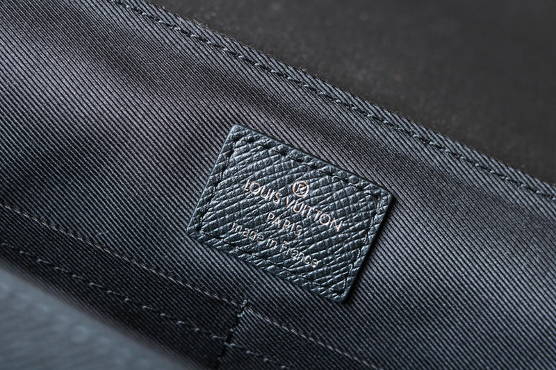 I W Fashion Lu-Vi bags - 17191