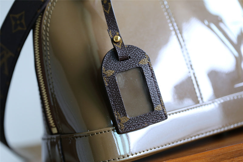 I W Fashion Lu-Vi bags - 8280