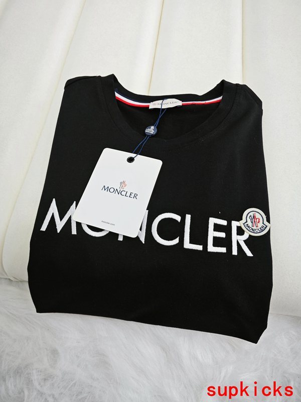 Moncler Luxury Cloth