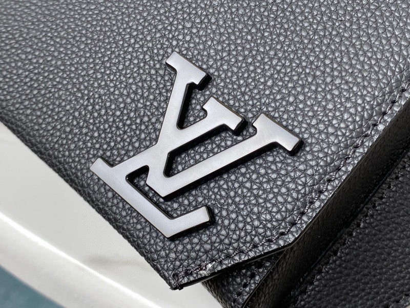I W Fashion Lu-Vi bags - 17578