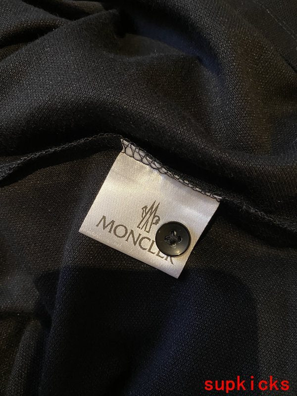 Moncler Luxury Cloth