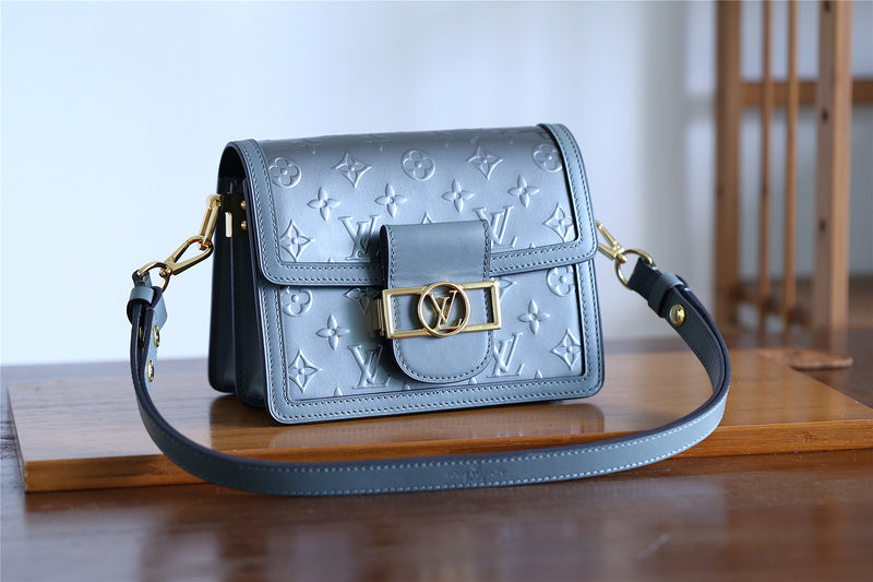 I W Fashion Lu-Vi bags - 8121