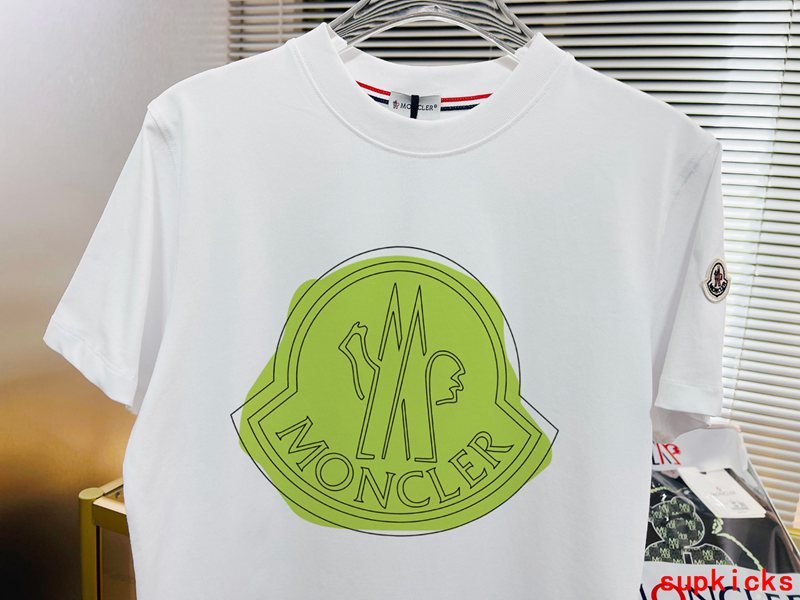 Moncler Luxury Cloth