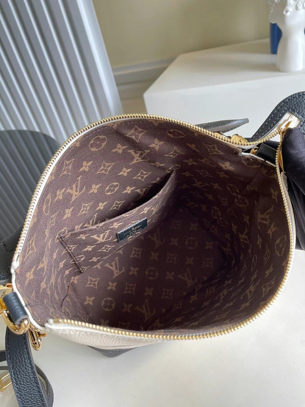 LOV2 Bags - Luxurious Bags  933