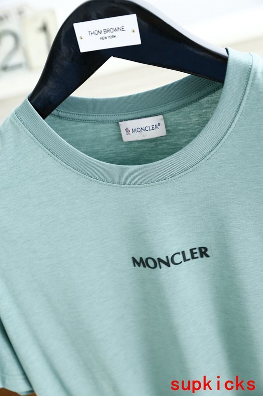 Moncler Luxury Cloth