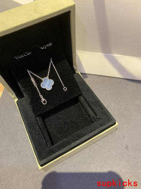 Van Cleef & Arples Jewelry