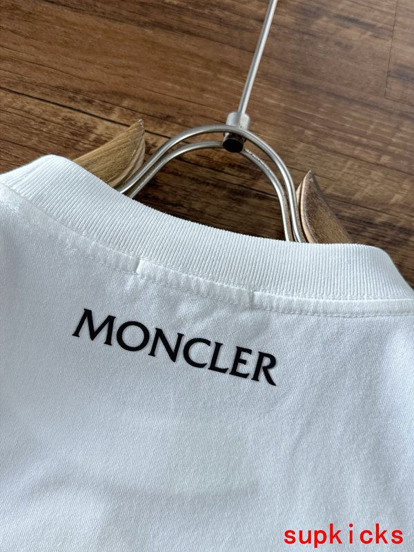 Moncler Luxury Cloth