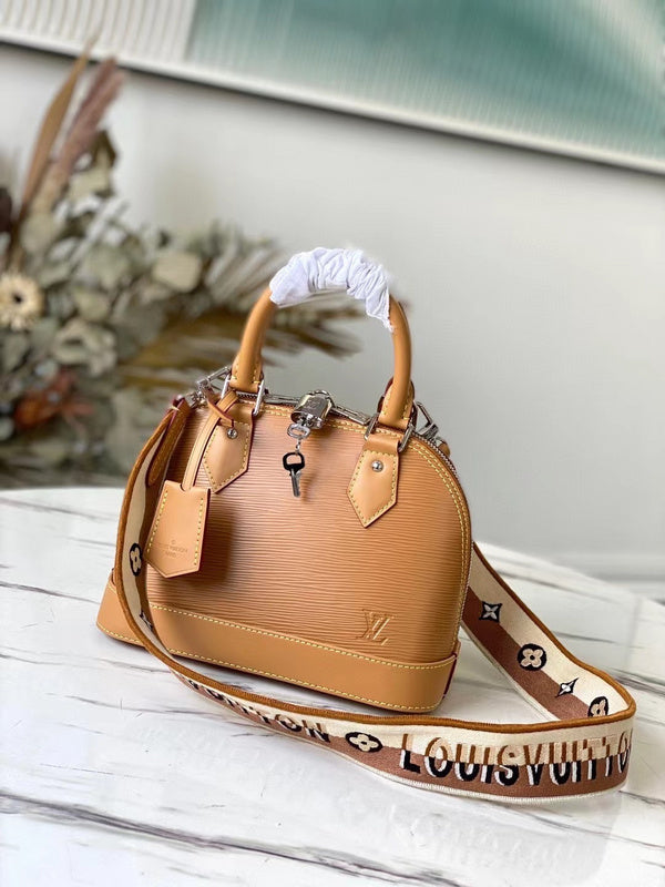 I W Fashion Lu-Vi bags - 17145