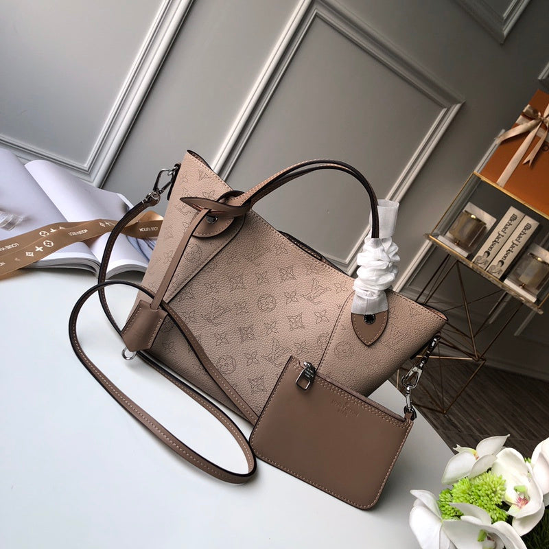 LOV2 Bags - Luxurious Bags  987