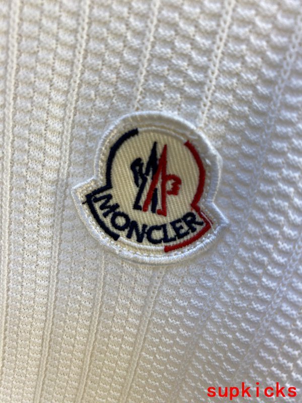 Moncler Luxury Cloth