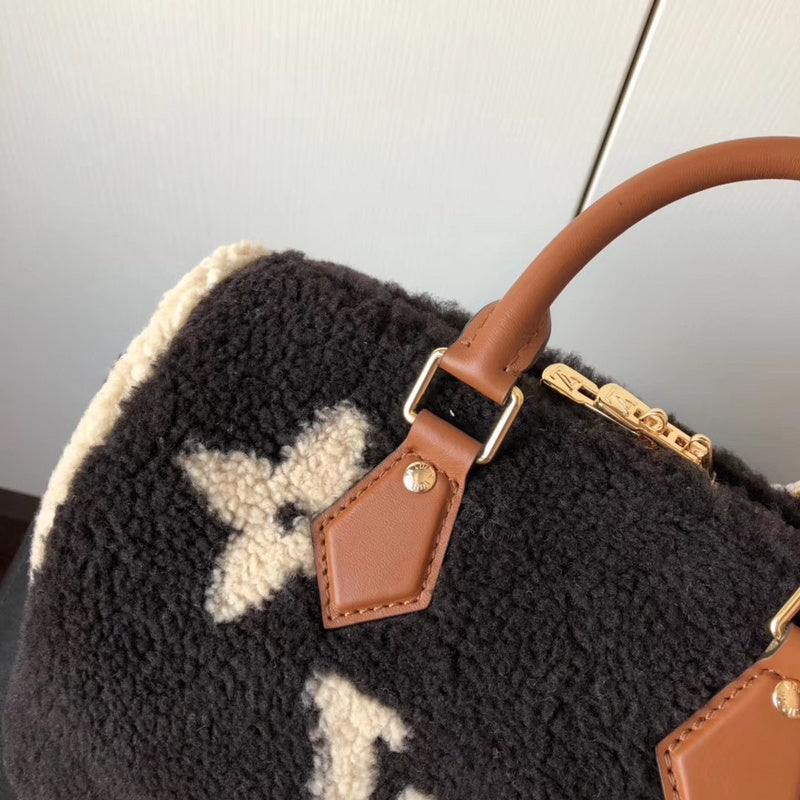 LOV2 Bags - Luxurious Bags  2656