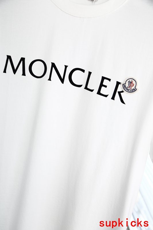 Moncler Luxury Cloth