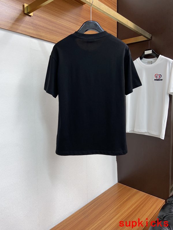 Moncler Luxury Cloth
