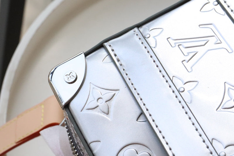 I W Fashion Lu-Vi bags - 17515