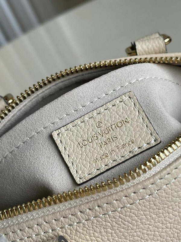 LOV2 Bags - Luxurious Bags  950