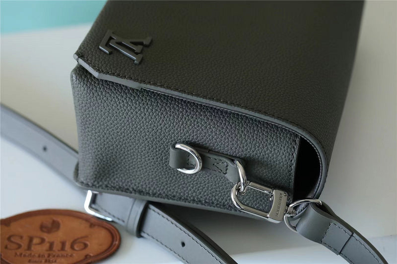 I W Fashion Lu-Vi bags - 9967
