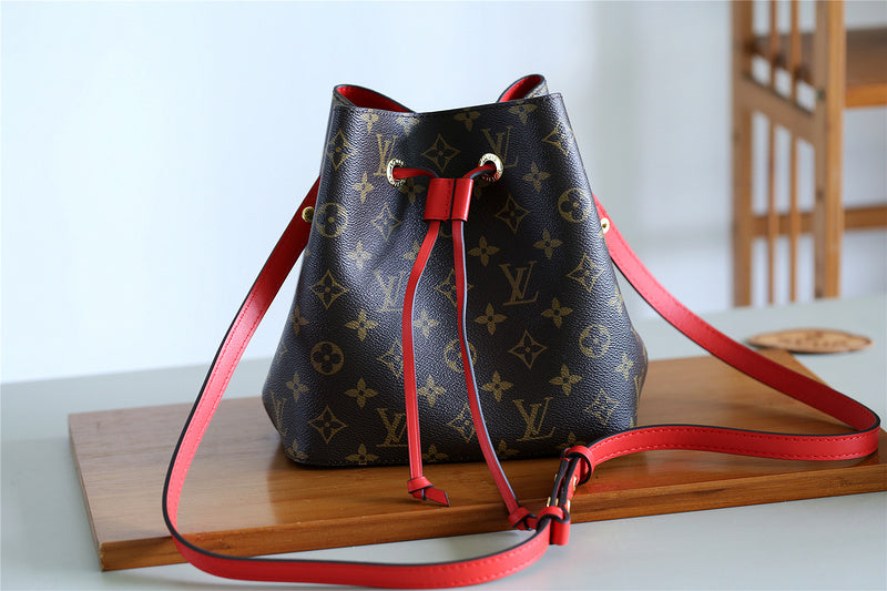 I W Fashion Lu-Vi bags - 8575