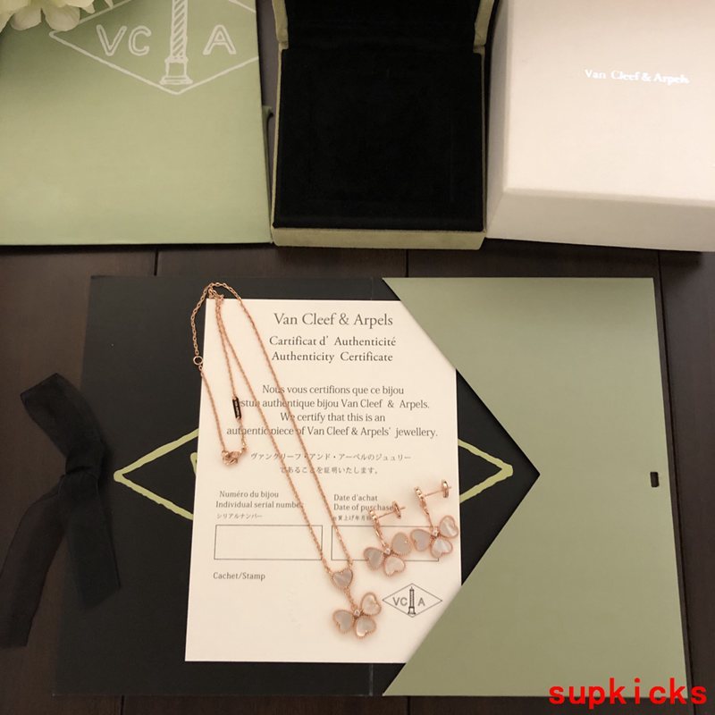 Van Cleef & Arples Jewelry