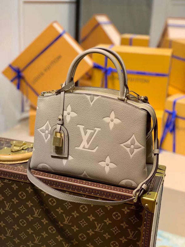 I W Fashion Lu-Vi bags - 17429