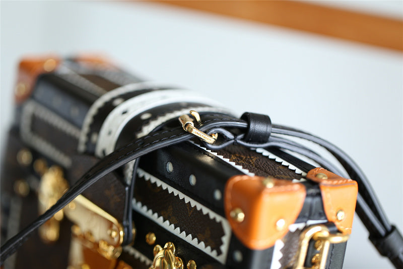 I W Fashion Lu-Vi bags - 8236