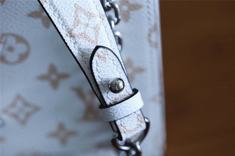 I W Fashion Lu-Vi bags - 8443