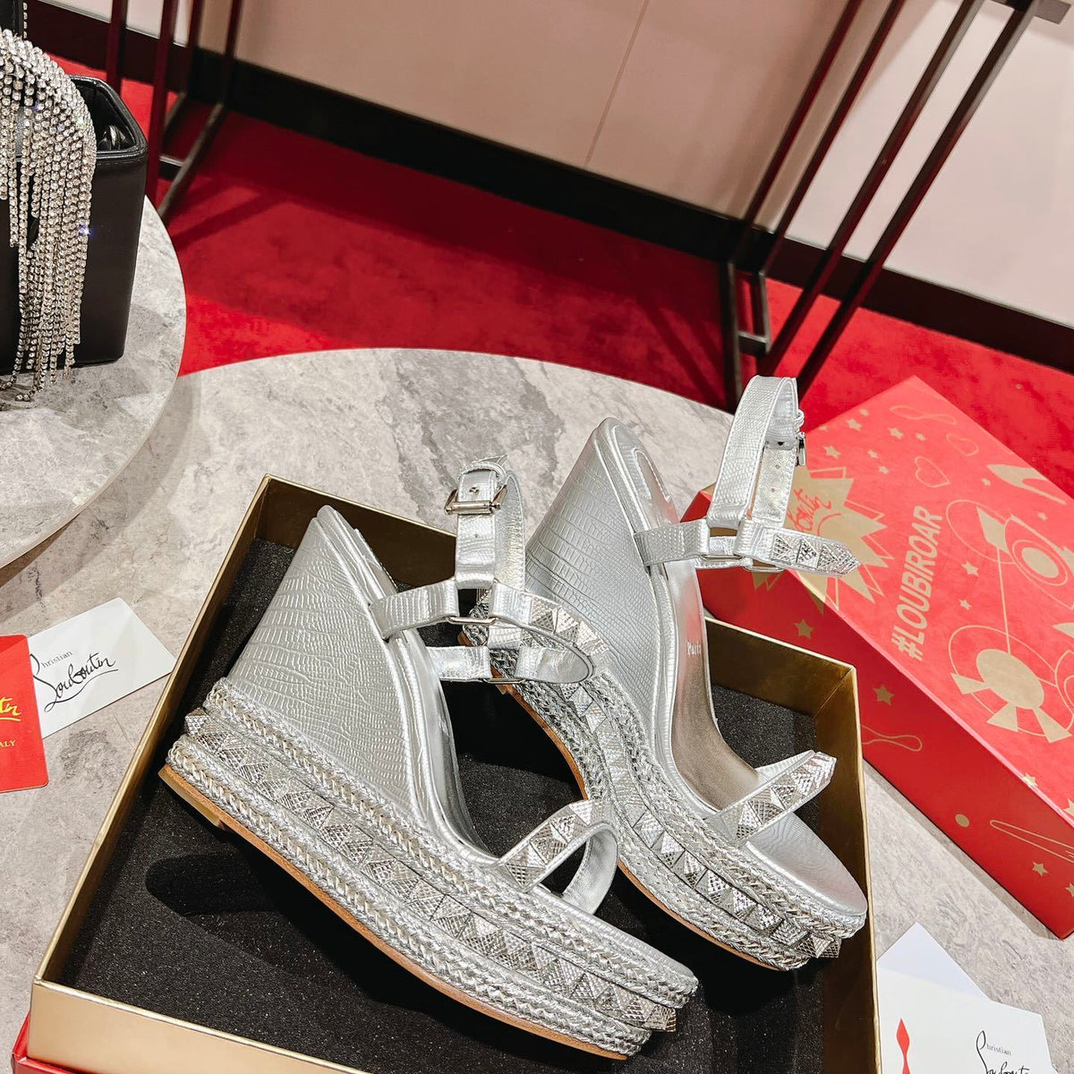 Dragons Bags - High-Quality Designer Products for You - AFFORDABLE LUXURY HEELS - 8323