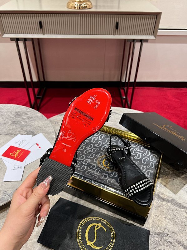 Chloe’s Picks - High-Quality Designer Products for You - AFFORDABLE LUXURY HEELS - 8131