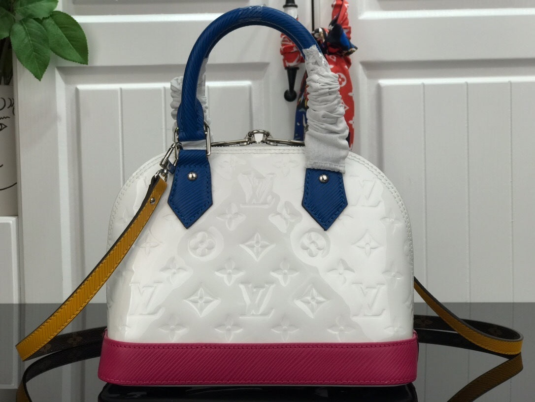 Chloe’s Picks - Premium Luxury Goods and Accessories - AFFORDABLE LUXURY BAGS - 4278