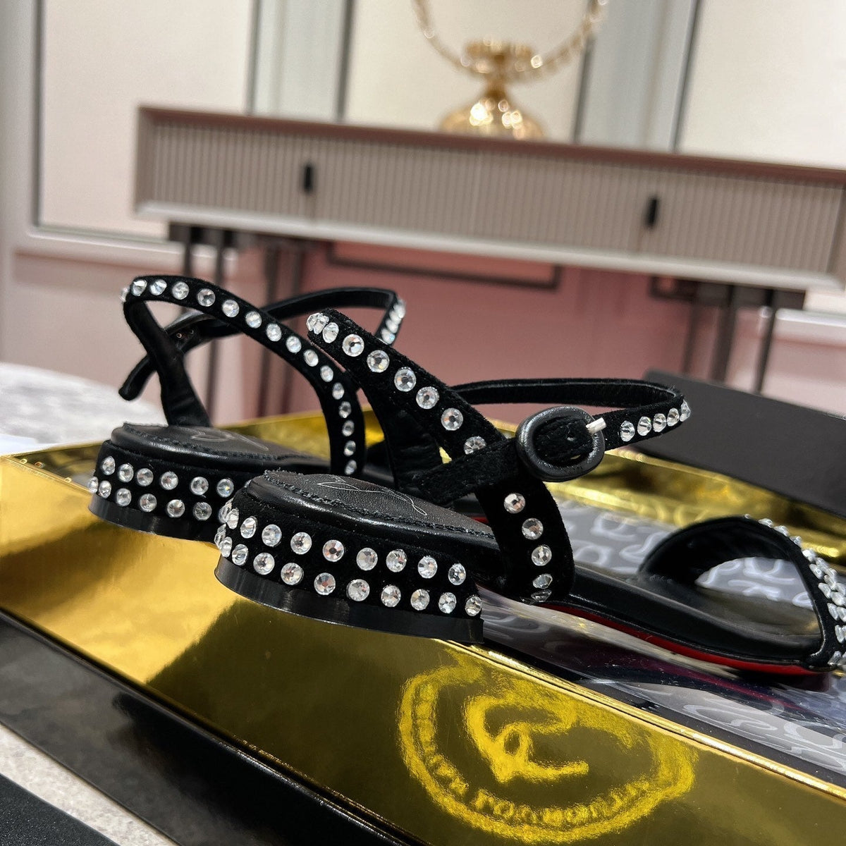 Chloe’s Picks - High-Quality Designer Products for You - AFFORDABLE LUXURY HEELS - 8131