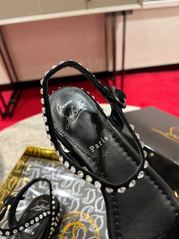 Chloe’s Picks - High-Quality Designer Products for You - AFFORDABLE LUXURY HEELS - 8131