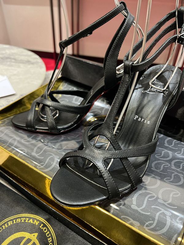 Chloe’s Picks - High-Quality Designer Products for You - AFFORDABLE LUXURY HEELS - 8075