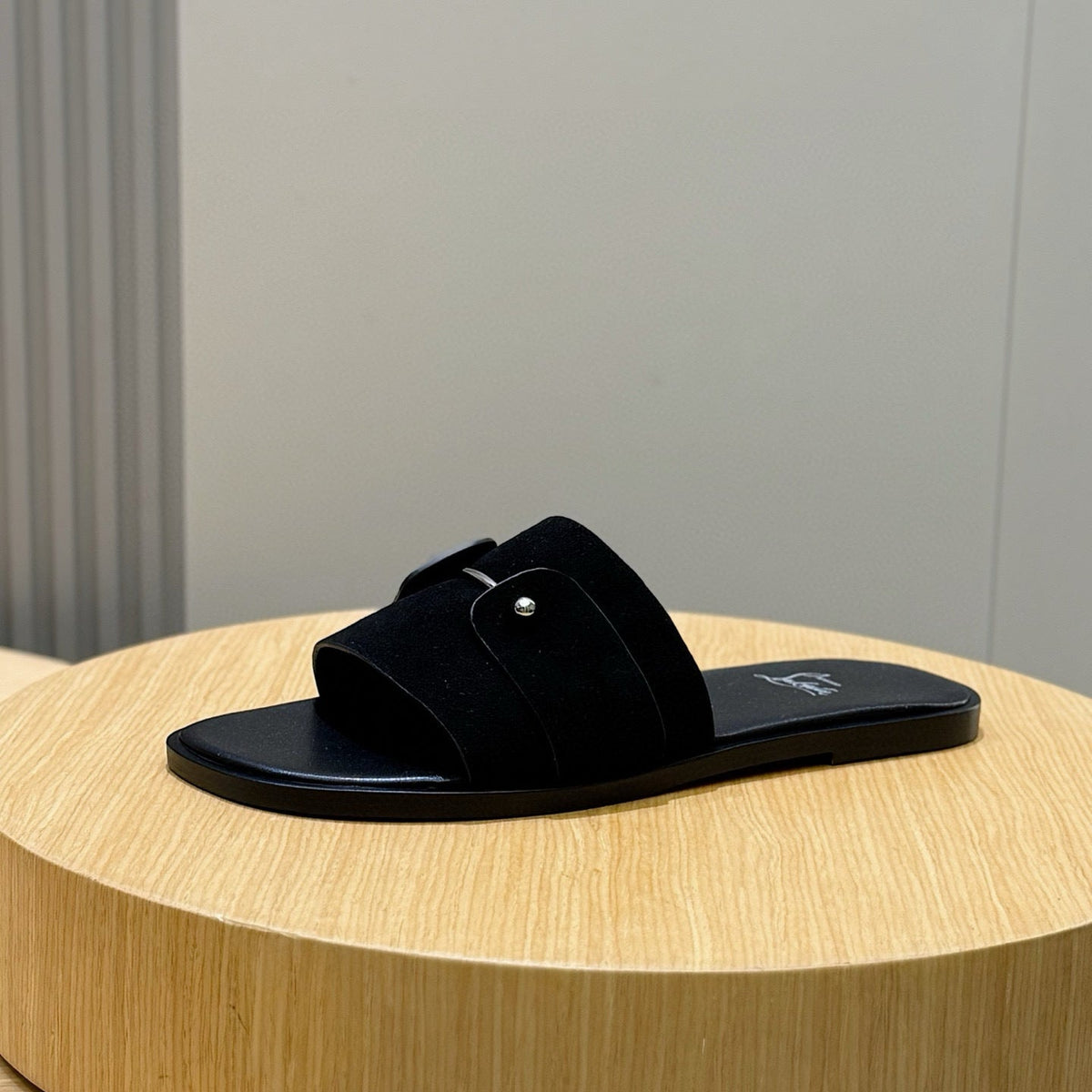 Chloe’s Picks - Premium Luxury Goods and Accessories - AFFORDABLE LUXURY HEELS - 8290