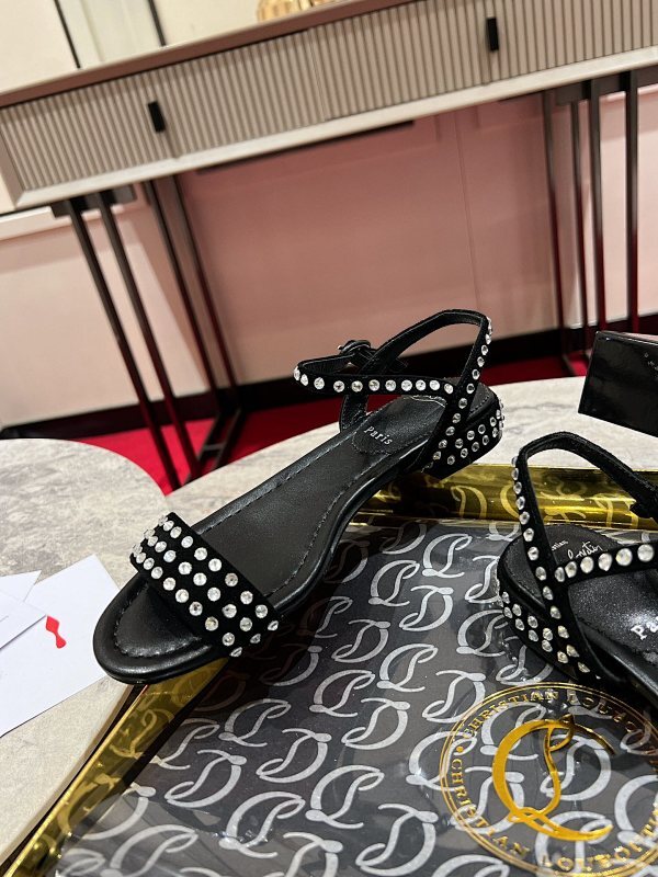 Chloe’s Picks - High-Quality Designer Products for You - AFFORDABLE LUXURY HEELS - 8131