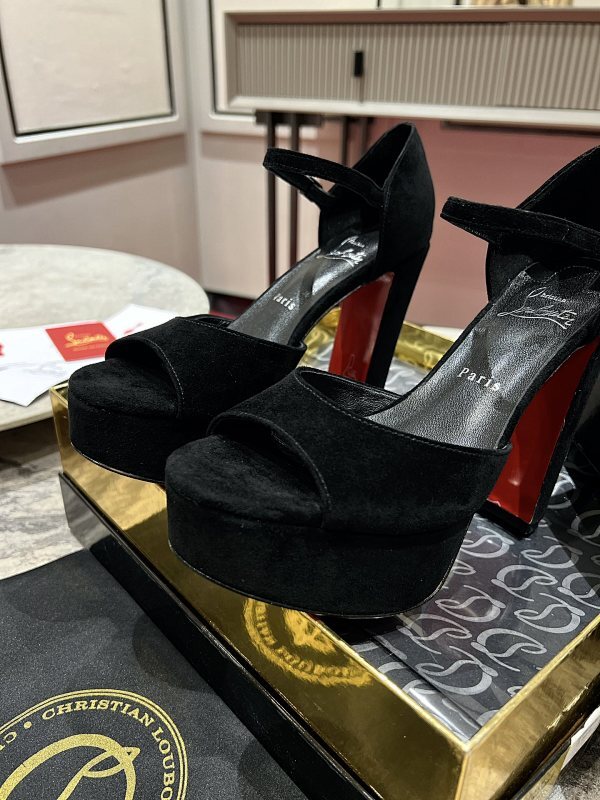 Chloe’s Picks - High-Quality Designer Products for You - AFFORDABLE LUXURY HEELS - 8239