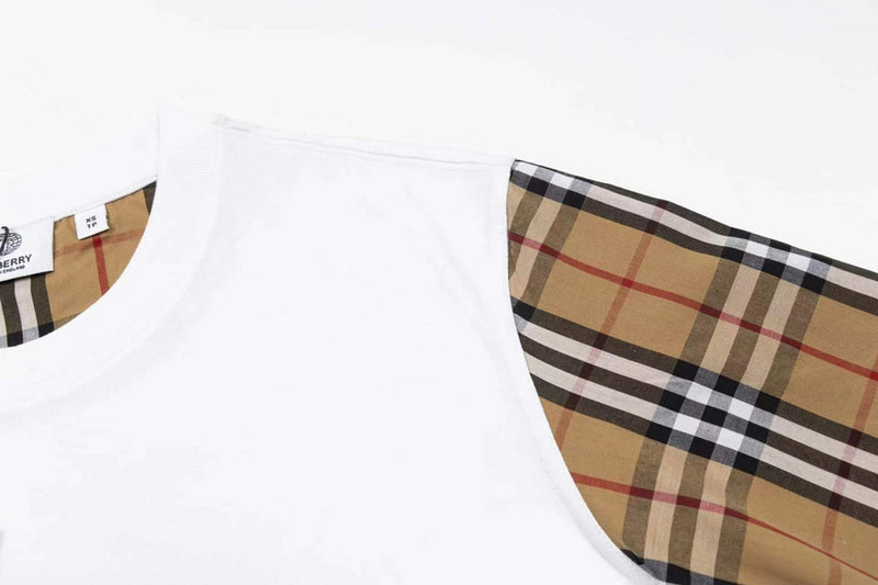 Burberry T-Shirts - 323