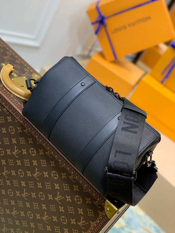 I W Fashion Lu-Vi bags - 17043