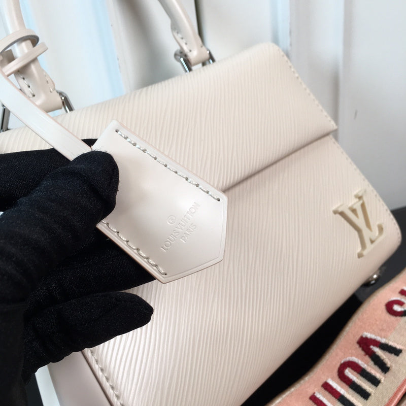 I W Fashion Lu-Vi bags - 17101