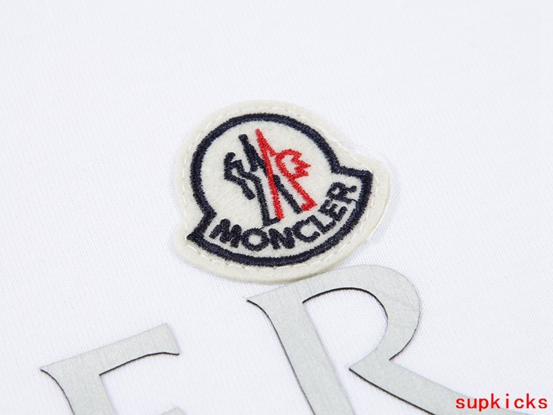 Moncler Luxury Cloth