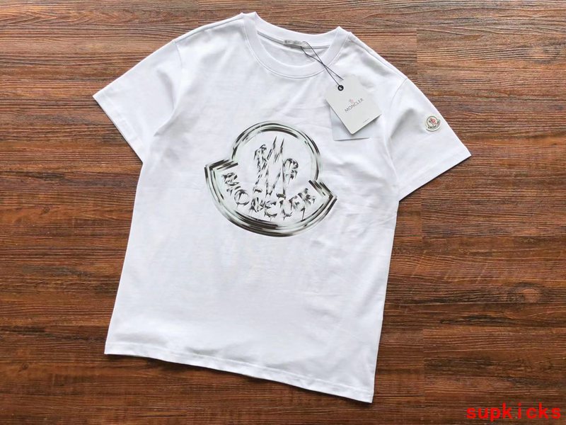 Moncler Luxury Cloth