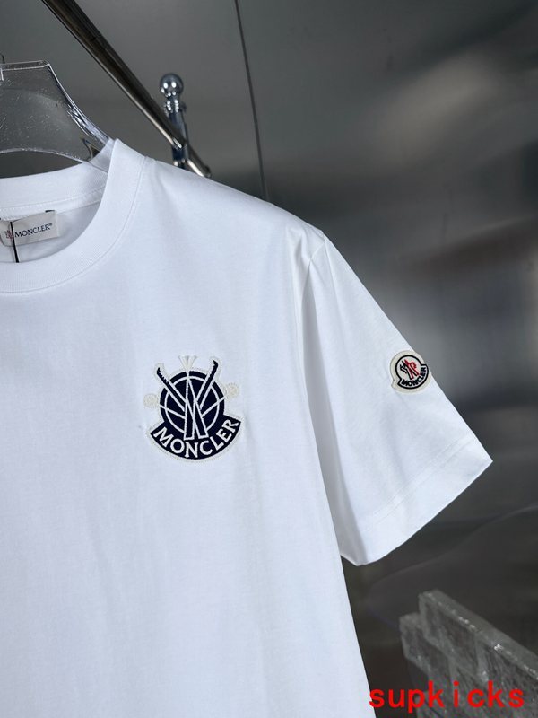 Moncler Luxury Cloth