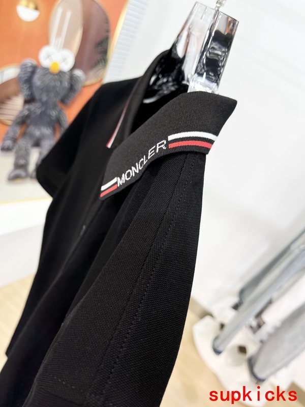 Moncler Luxury Cloth